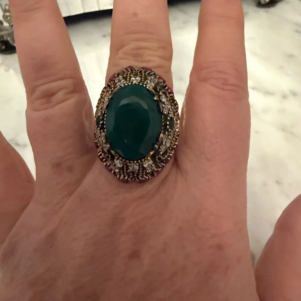 Vintage Estate Green Gemstone Cocktail Ring with Clear Accents - Picture 9 of 9